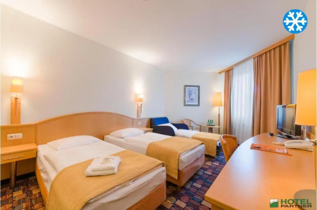 Hotel Partner Varšava 3*,