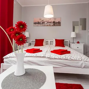 Grey House Хостел Вроцлав