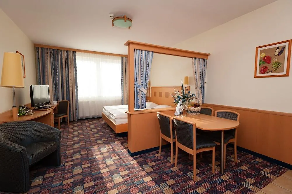 Hotel Partner Varsóvia 3*,  Polónia